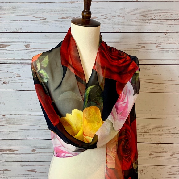 NWT DOLCE & GABBANA 100% Silk Scarf Wrap w/ Roses - Picture 3 of 7